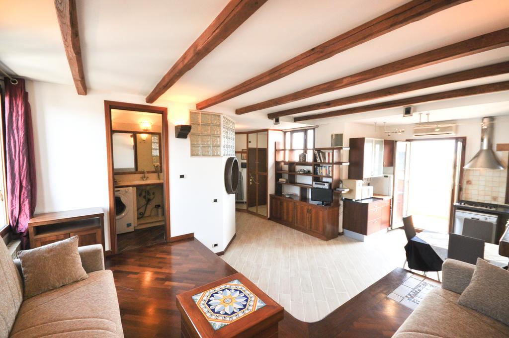 ローマPenthouse With Viewアパートメント エクステリア 写真